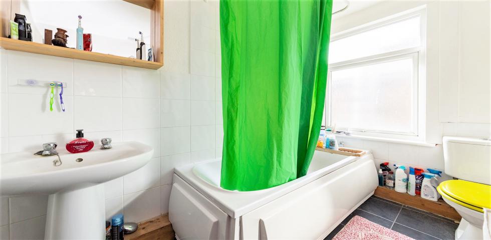 			1 Bedroom, 1 bath, 1 reception Flat			 Harrow Road, KENSAL GREEN